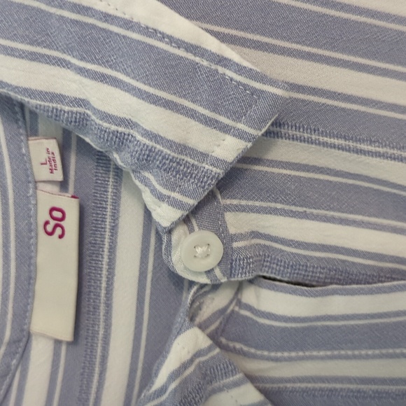 SO Size L Blue and White Short Sleeved Striped Rayon Button Down Shirt - Picture 3 of 4